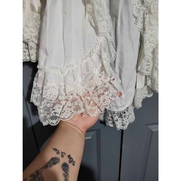 Cinzia white 3/4 Length sleeve cardigan with lace detail - Picture 3 of 8